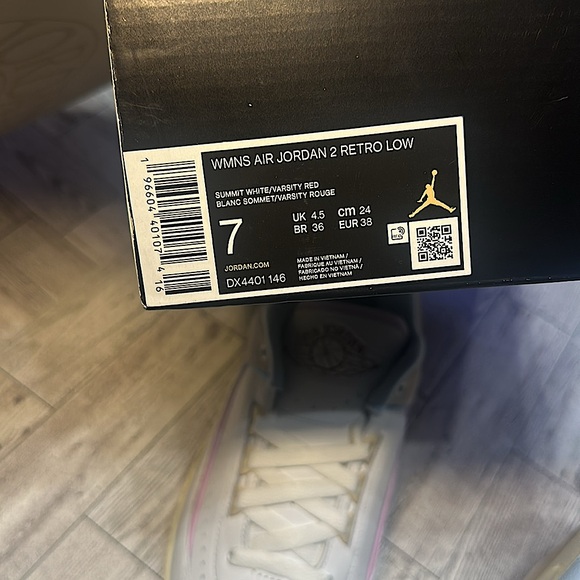 New in box Womens Air JORDAN 2 Retro Low! - Picture 12 of 12